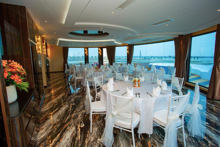 Du thuyền Luna Halong Cruise 5 sao trong ngày đẳng cấp