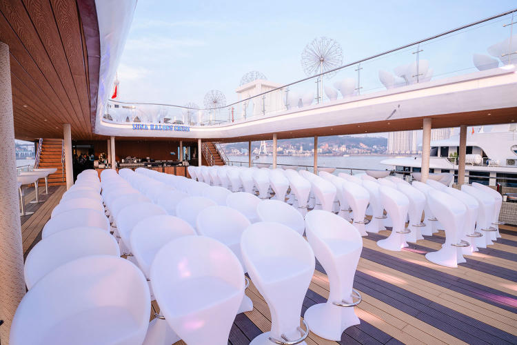 Du thuyền Luna Halong Cruise 5 sao trong ngày đẳng cấp