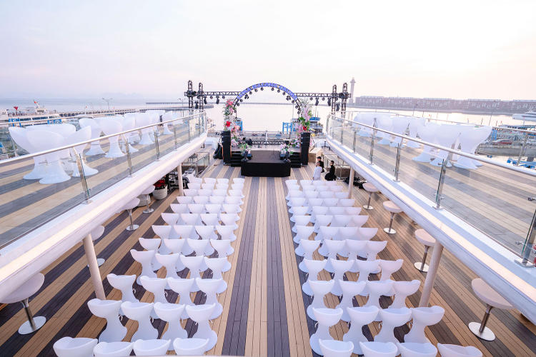 Du thuyền Luna Halong Cruise 5 sao trong ngày đẳng cấp