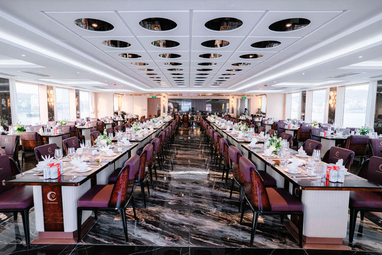 Du thuyền Luna Halong Cruise 5 sao trong ngày đẳng cấp