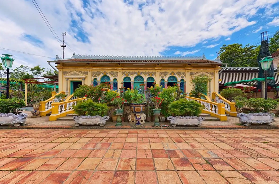 Tour Xuyên Việt Từ Sài Gòn 15 Ngày 14 Đêm