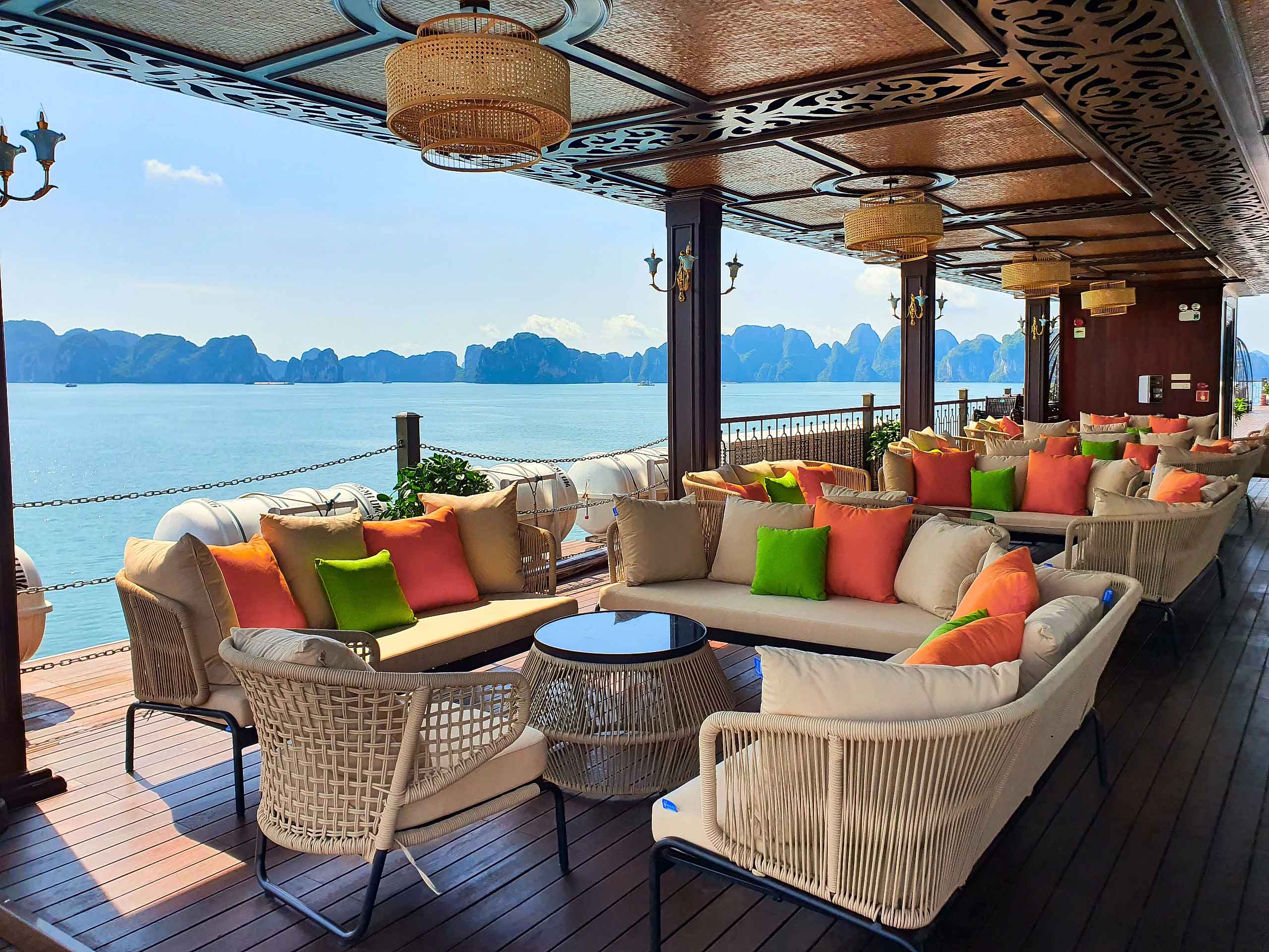 Du thuyền Indochine Premium Ha Long Bay 2 ngày 1 đêm