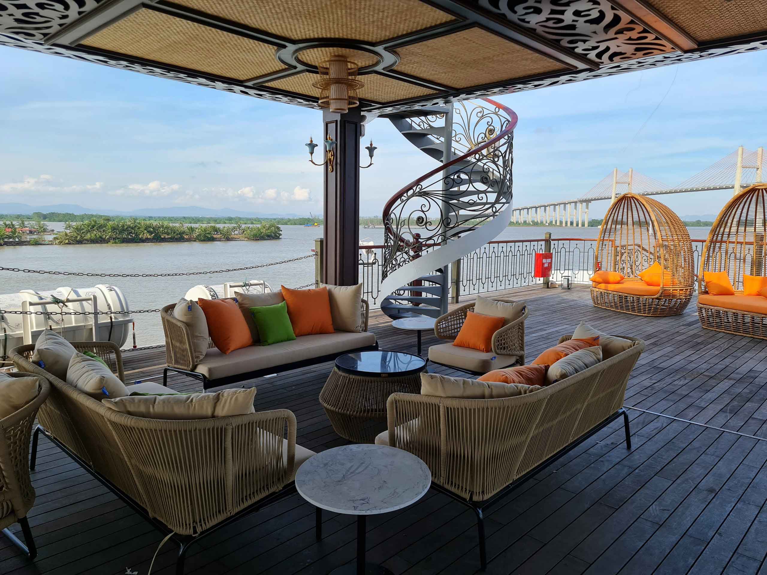 Du thuyền Indochine Premium Ha Long Bay 2 ngày 1 đêm