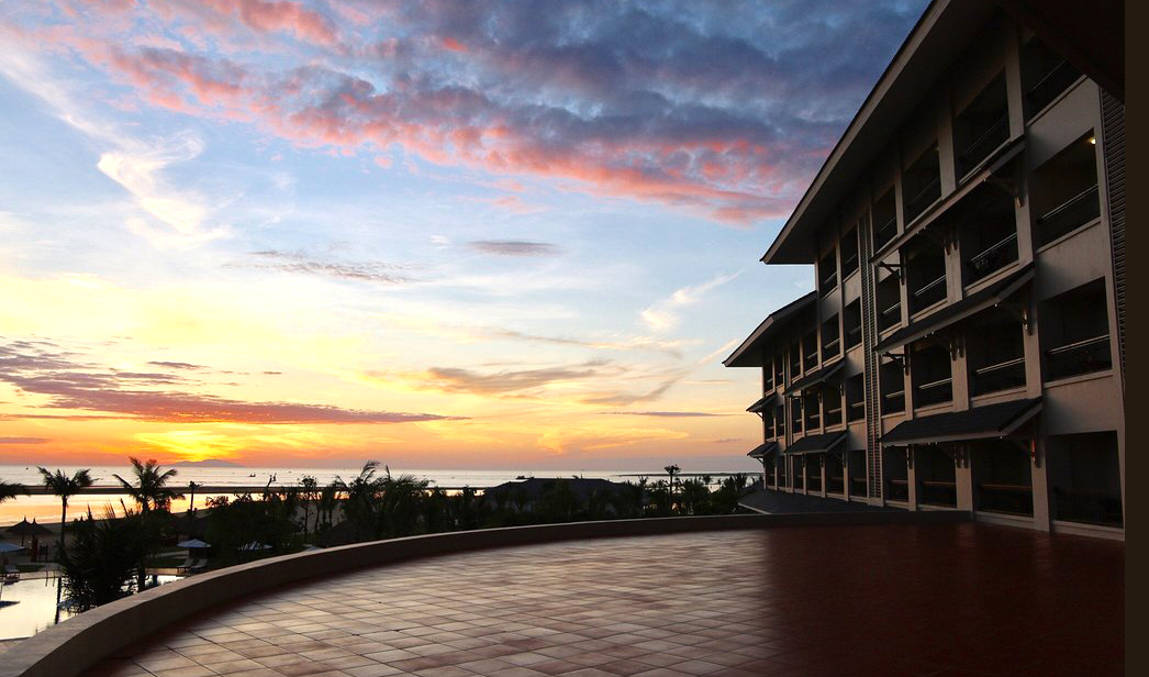 Melia Vinpearl Cửa Hội Beach Resort