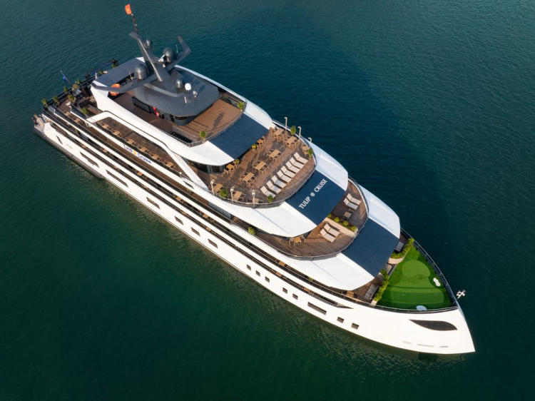 Du thuyền Tulip Cruise 5 sao vịnh Lan Hạ 2 ngày 1 đêm