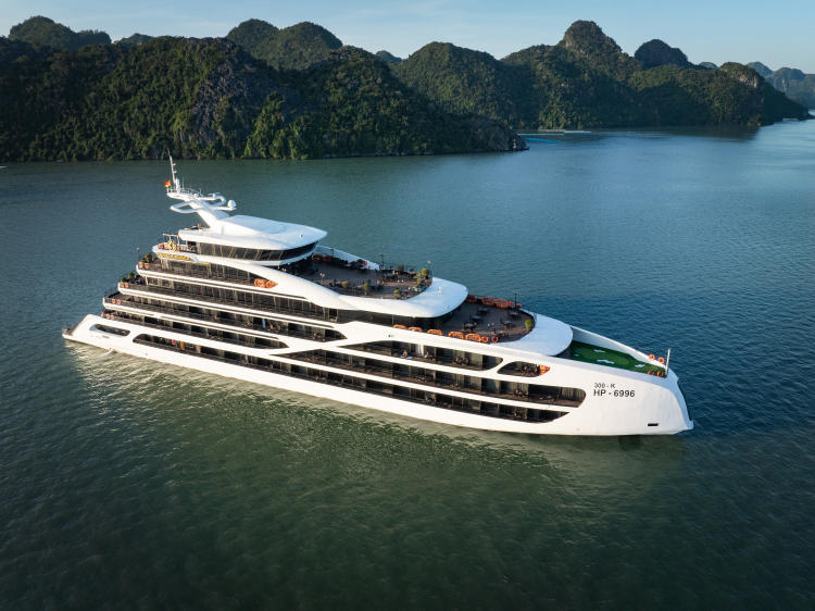 Du thuyền Diana Cruises 6 sao Lan Hạ 2 ngày 1 đêm