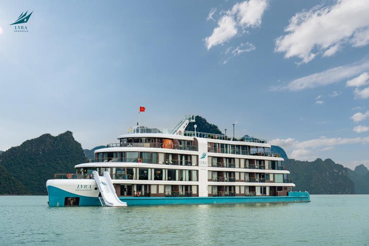 Du thuyền Lyra Grandeur Cruise 2 ngày 1 đêm vịnh Lan Hạ