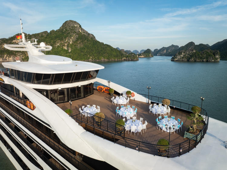 Du thuyền Diana Cruises 6 sao Lan Hạ 2 ngày 1 đêm