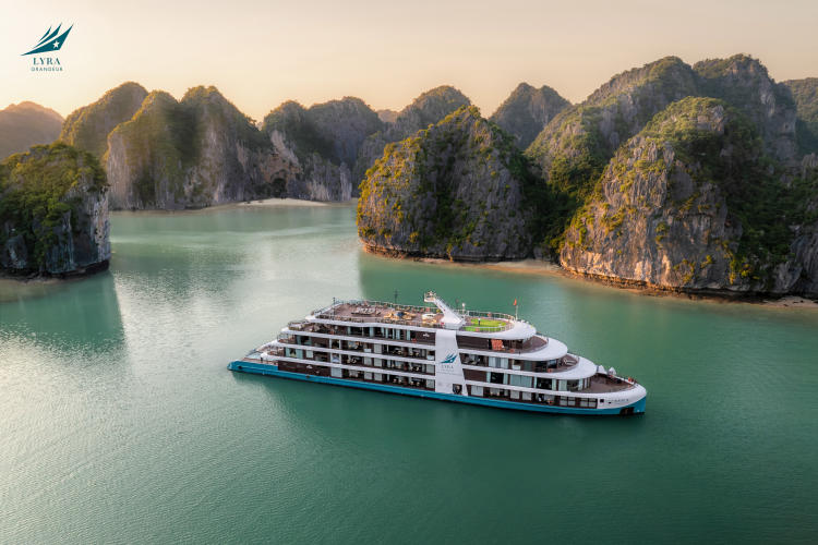 Du thuyền Lyra Grandeur Cruise 2 ngày 1 đêm vịnh Lan Hạ