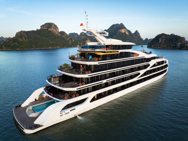 Du thuyền Diana Cruises 6 sao Lan Hạ 2 ngày 1 đêm