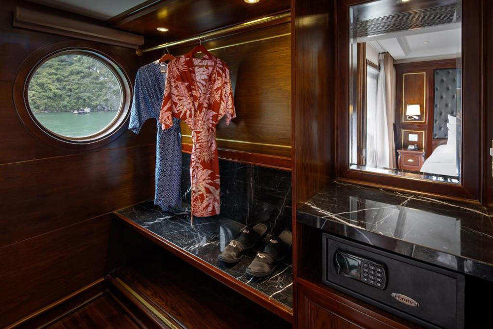 Du thuyền Paradise Elegance Cruise 2 ngày 1 đêm