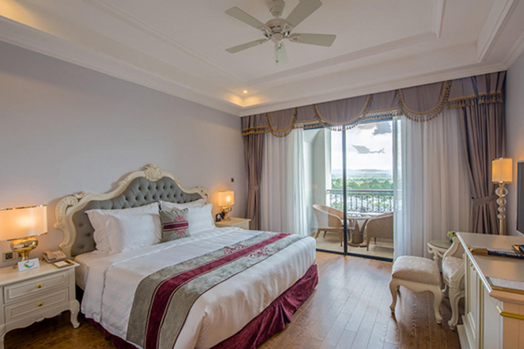 Combo 3N2Đ Vé Máy Bay + Vinpearl VinOasis Phú Quốc