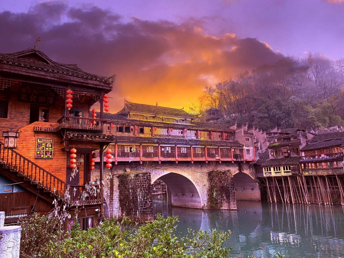 Tour du lịch Trung Quốc: Trương Gia Giới - Phượng Hoàng Cổ Trấn 5 ngày 4 đêm