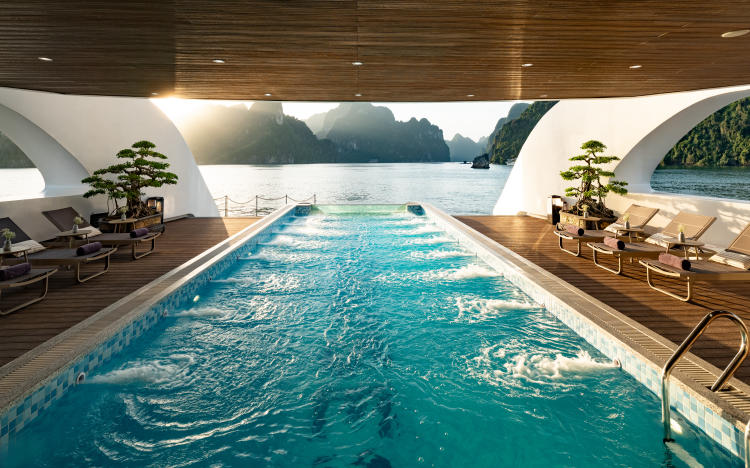Du thuyền Diana Cruises 6 sao Lan Hạ 2 ngày 1 đêm
