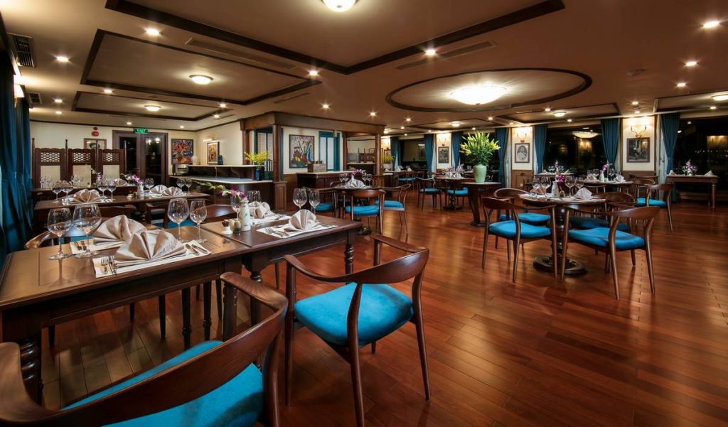 Du thuyền Heritage Bình Chuẩn Cruise 2 Ngày 1 Đêm