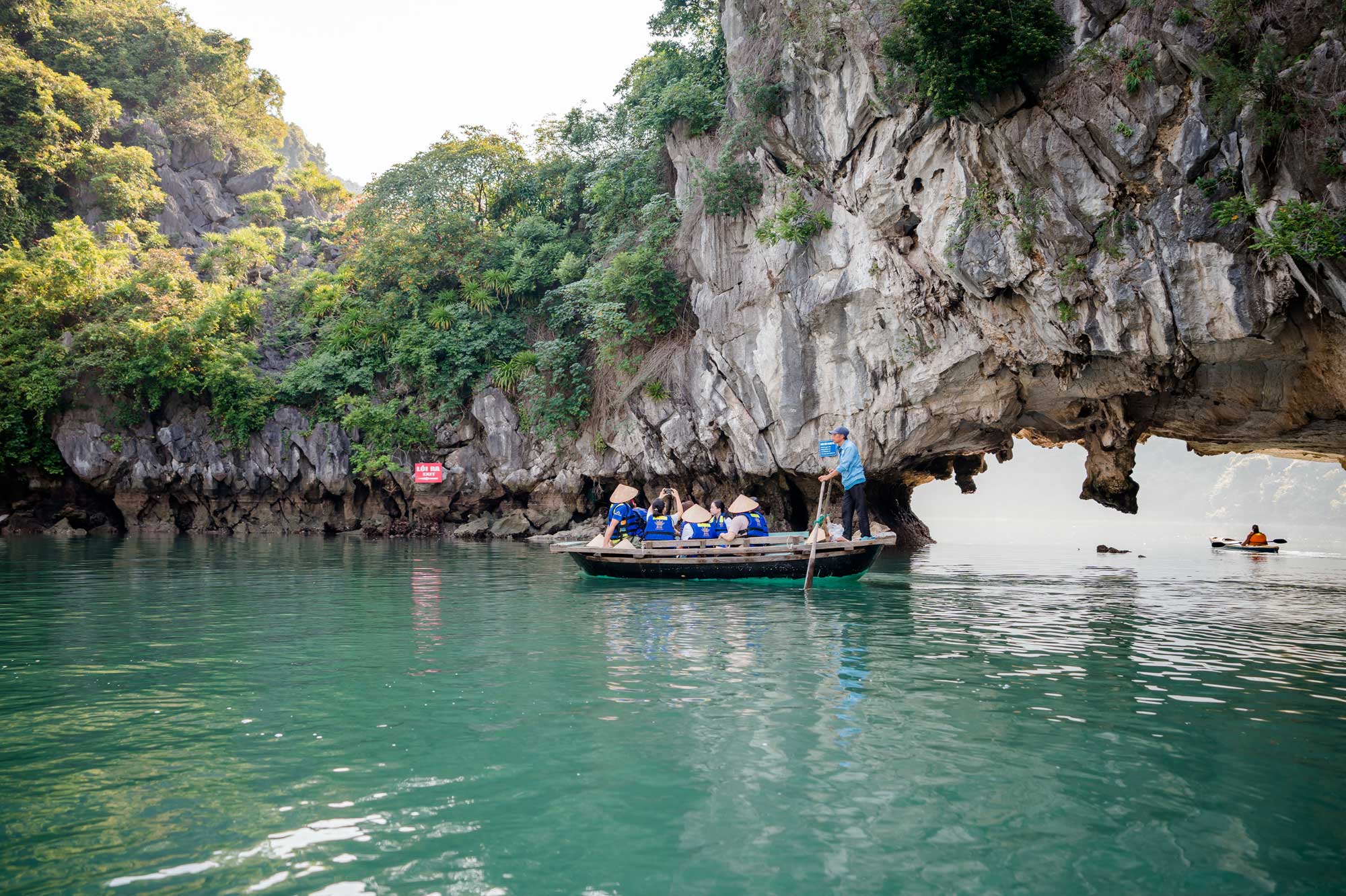 Du thuyền 5 sao Lan Hạ Rita Cruise 2 ngày 1 đêm