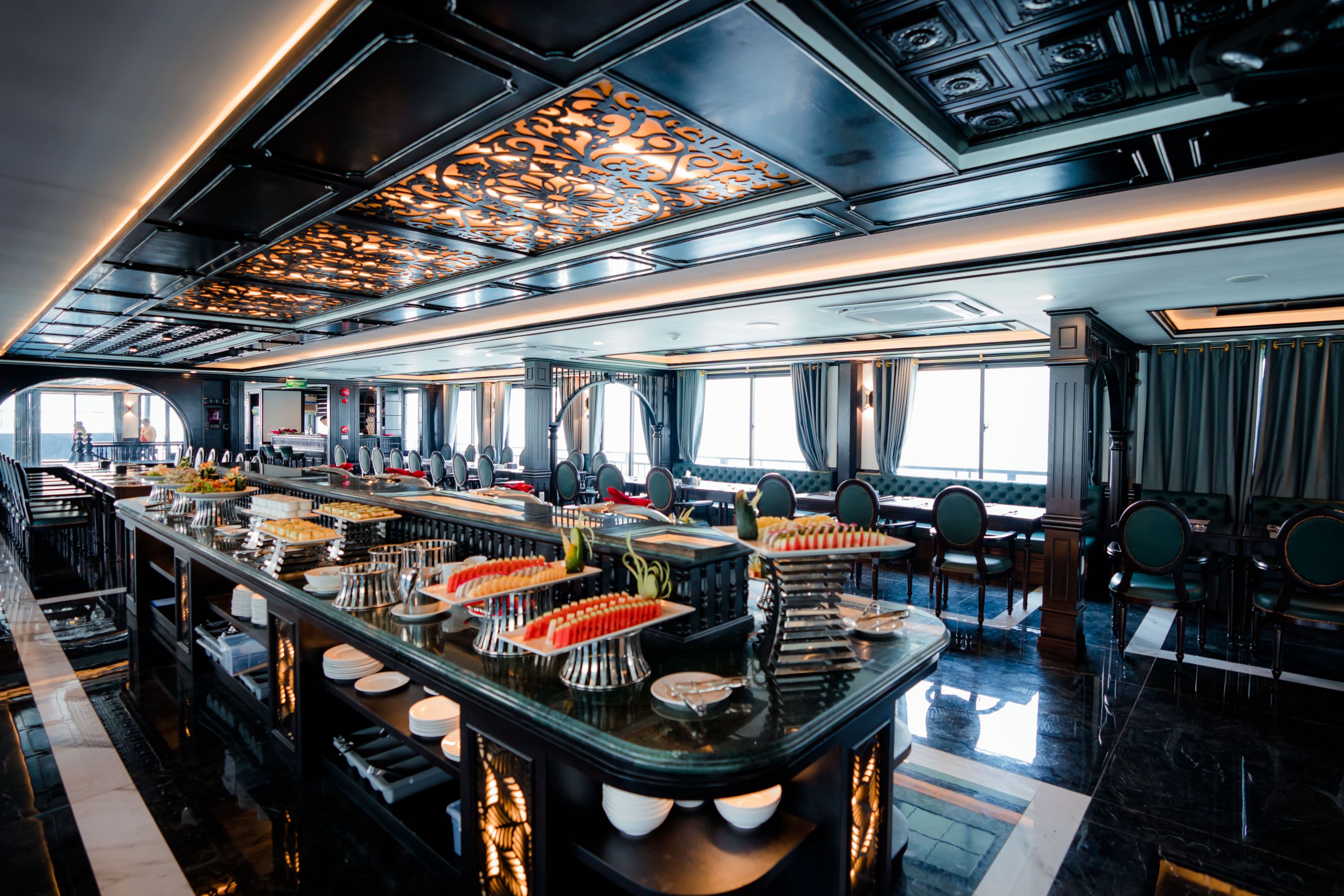 Du thuyền 5 sao Lan Hạ Rita Cruise 2 ngày 1 đêm