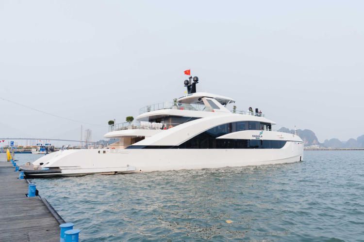 Du thuyền trong ngày Saquila Yacht Hạ Long