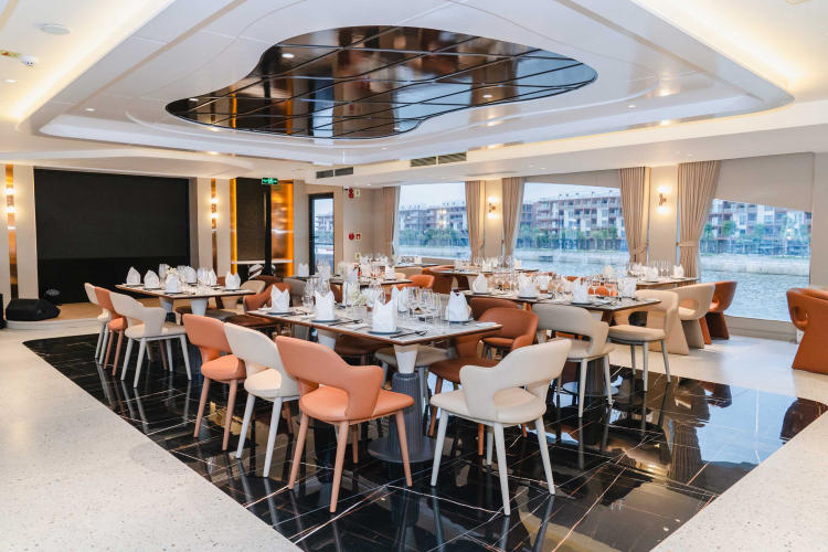 Du thuyền trong ngày Saquila Yacht Hạ Long