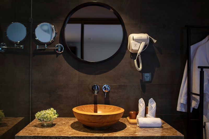 Du thuyền Scarlet Pearl Cruise  2 ngày 1 đêm