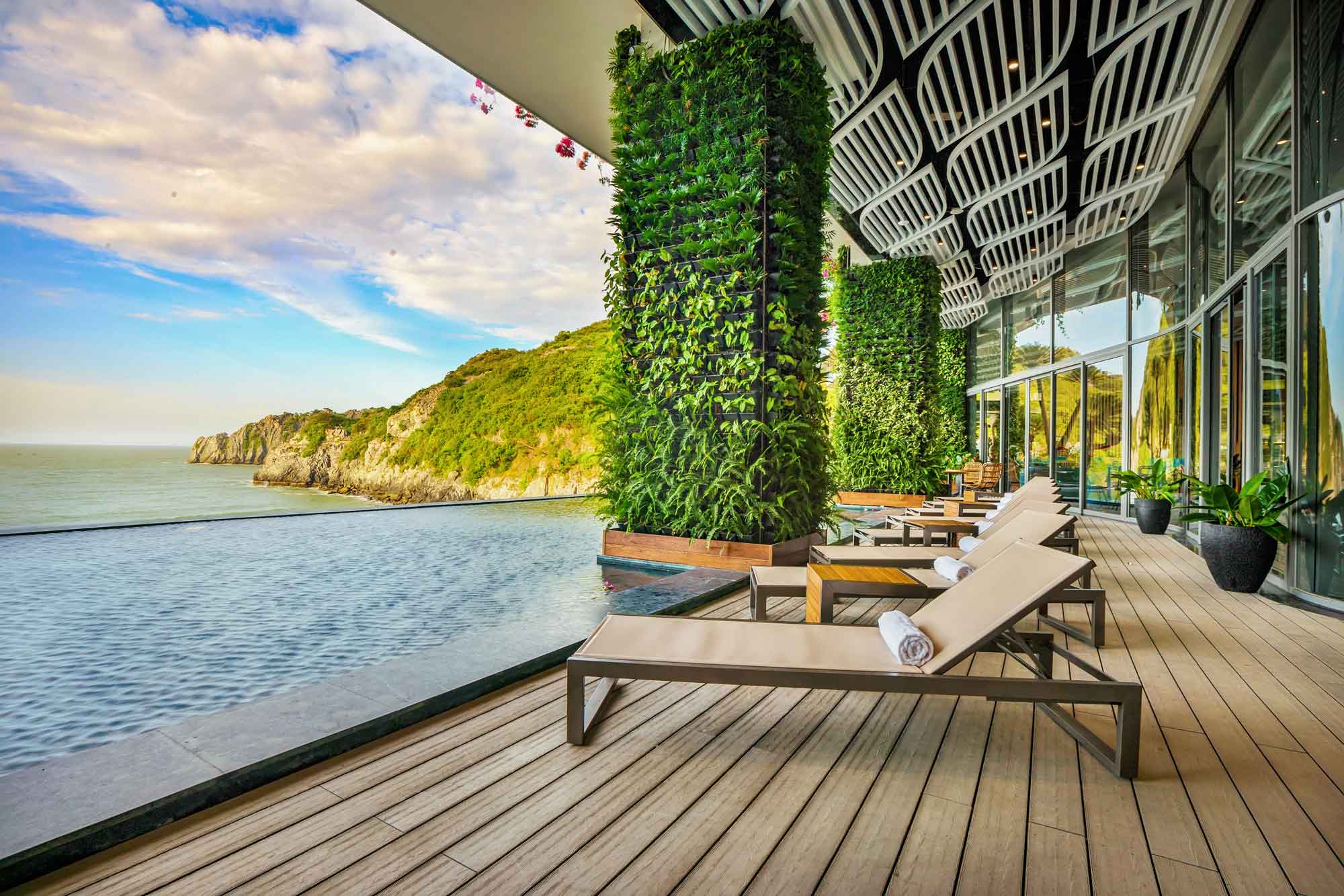 Flamingo Cát Bà Resort