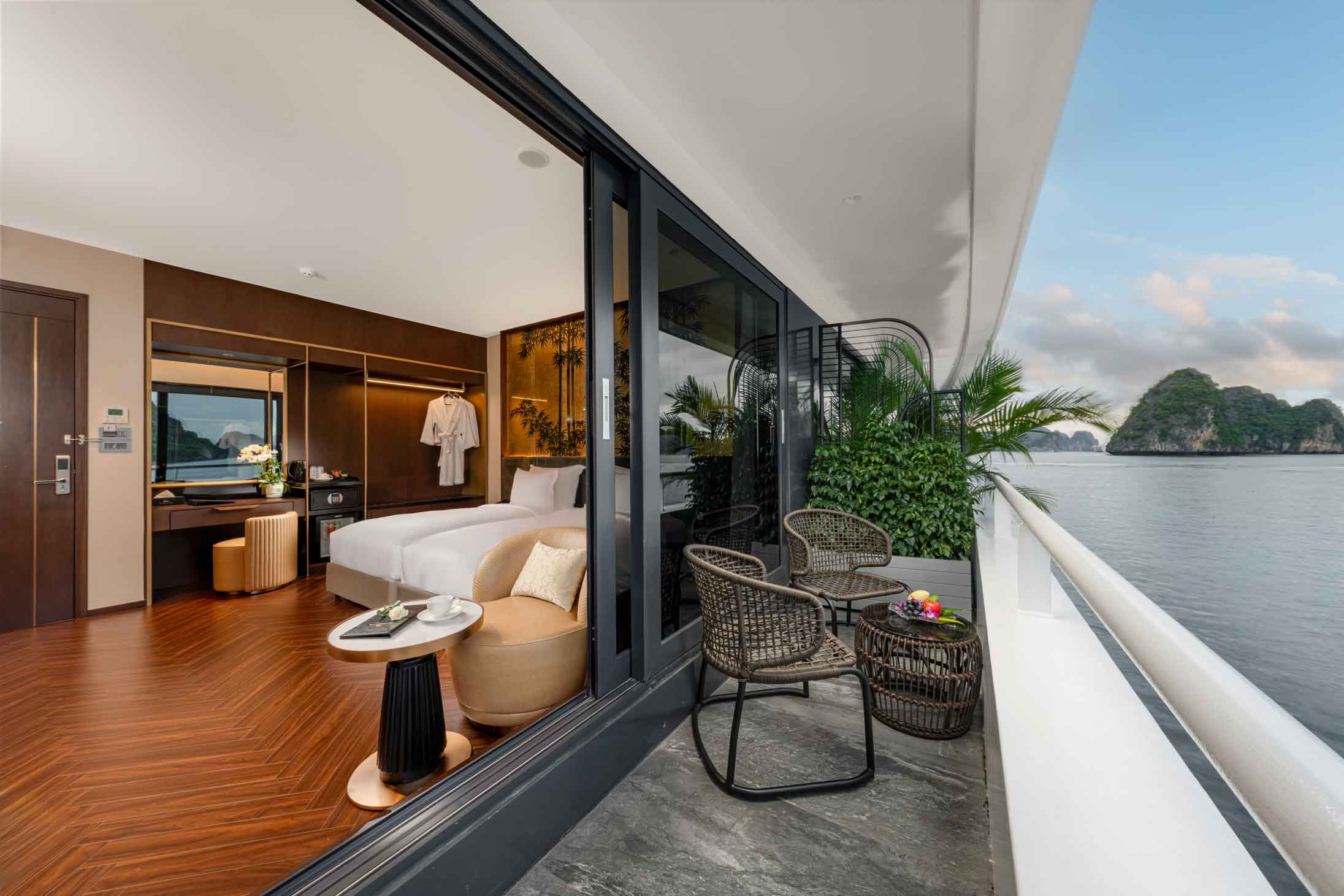 Du thuyền Sea Stars Cruise Hạ Long