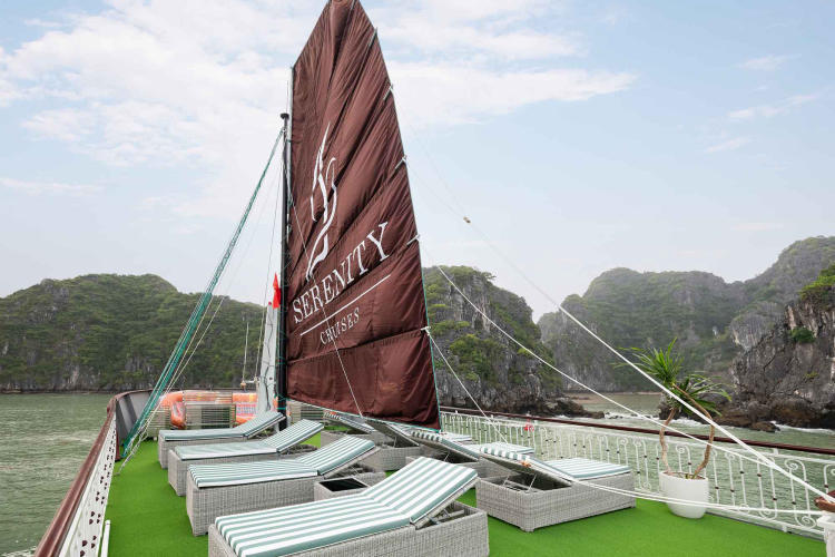 Du thuyền ngày Serenity Lan Hạ 5 sao