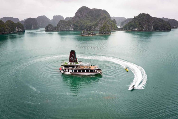 Du thuyền ngày Serenity Lan Hạ 5 sao