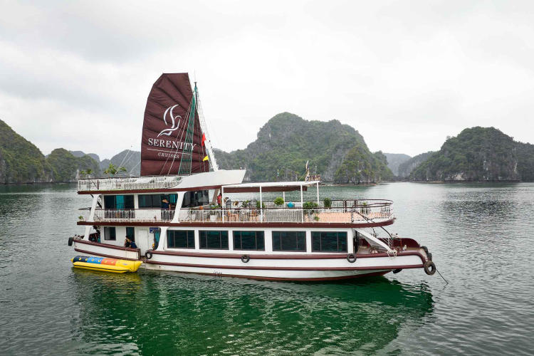 Du thuyền ngày Serenity Lan Hạ 5 sao