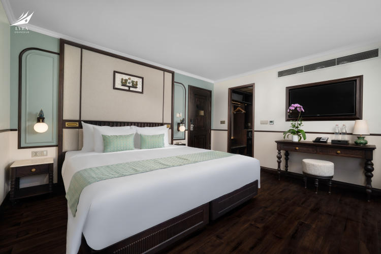Du thuyền Lyra Grandeur Cruise 2 ngày 1 đêm vịnh Lan Hạ