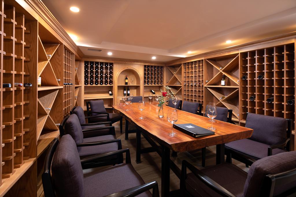 Du thuyền Stellar of the Sea Cruise 2 Ngày 1 Đêm