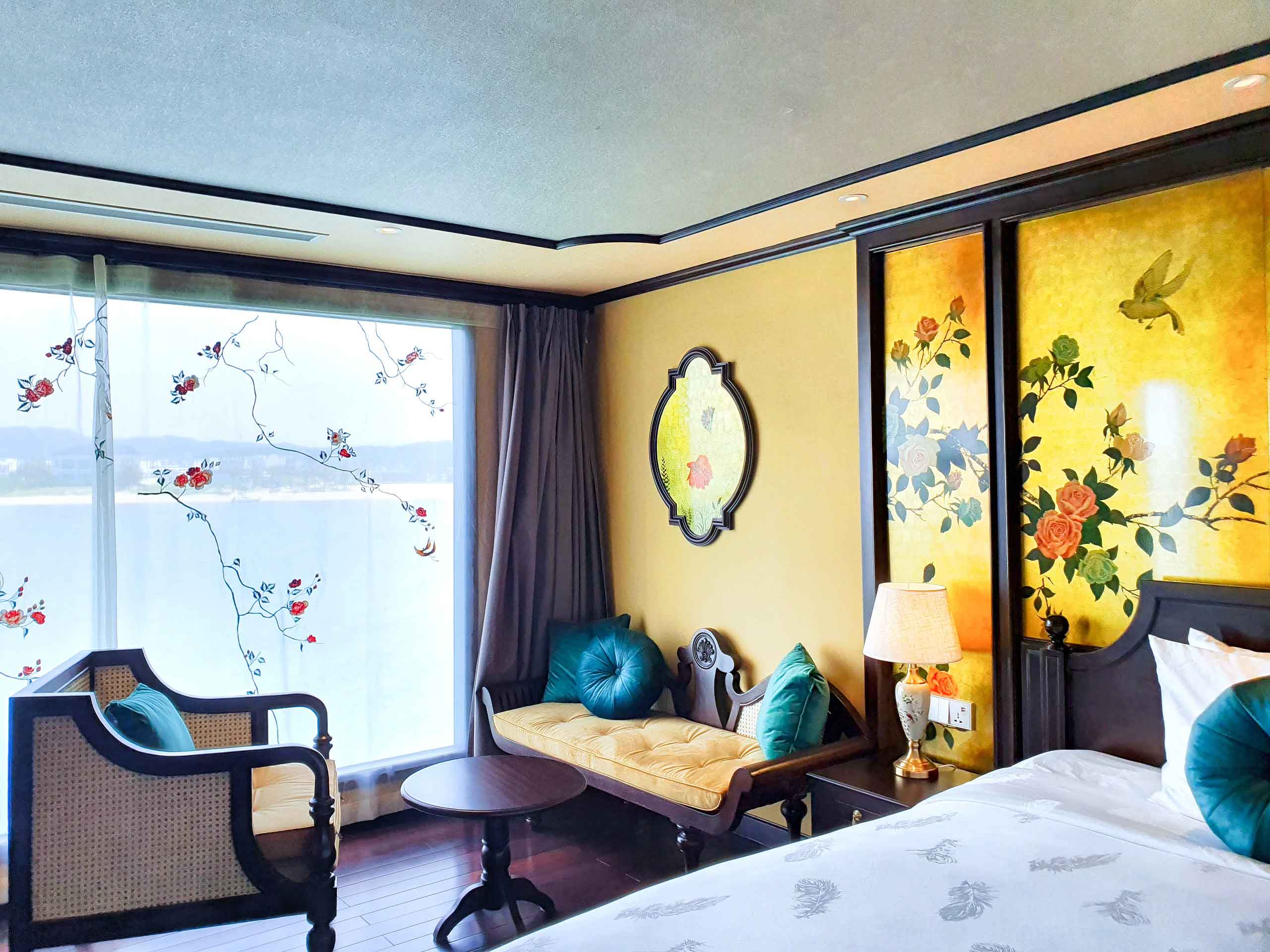 Du thuyền Indochine Premium Ha Long Bay 2 ngày 1 đêm