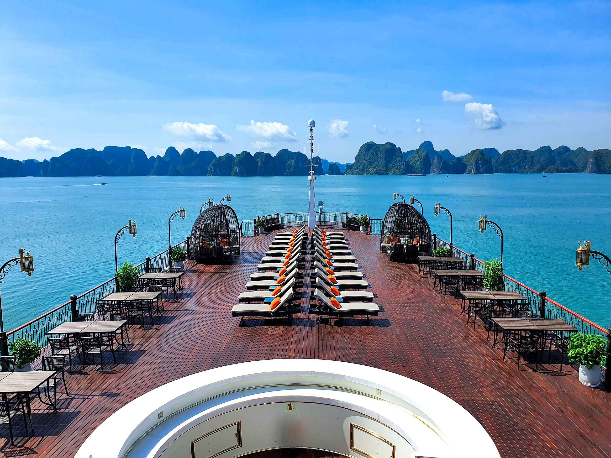 Du thuyền Indochine Premium Ha Long Bay 2 ngày 1 đêm