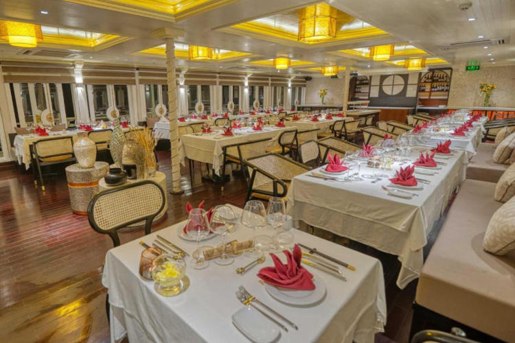 Du Thuyền Âu Cơ 5 Sao 2 Ngày 1 Đêm