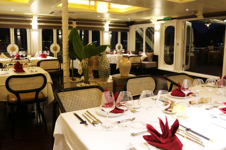 Du Thuyền Âu Cơ 5 Sao 2 Ngày 1 Đêm