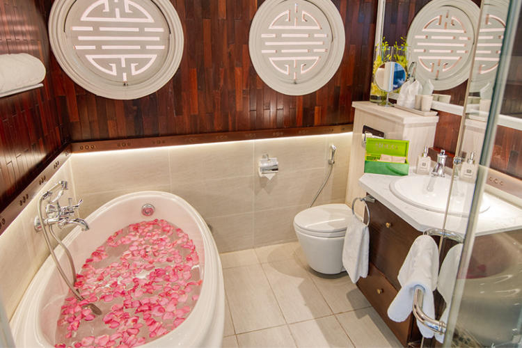 Du Thuyền Âu Cơ 5 Sao 2 Ngày 1 Đêm