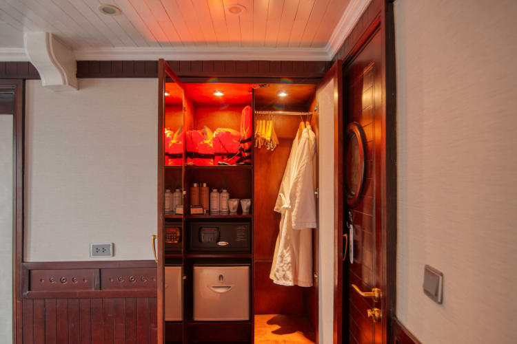 Du Thuyền Âu Cơ 5 Sao 2 Ngày 1 Đêm