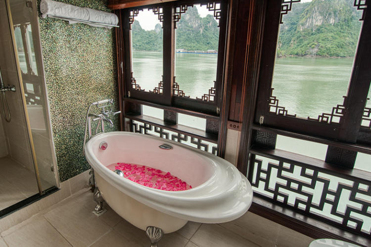 Du Thuyền Âu Cơ 5 Sao 2 Ngày 1 Đêm