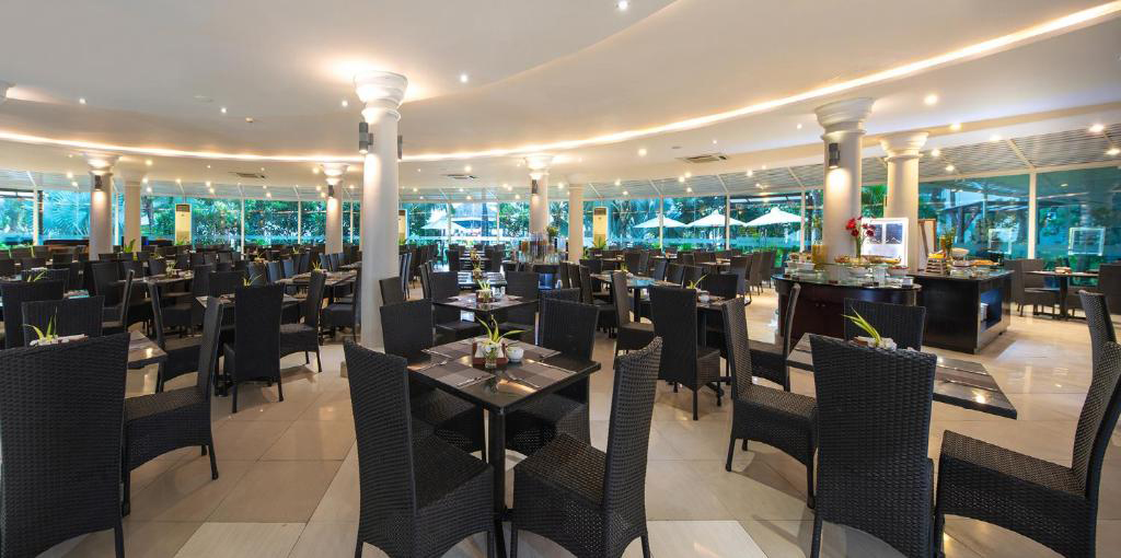 The Sailing bay Beach Resort Mũi Né