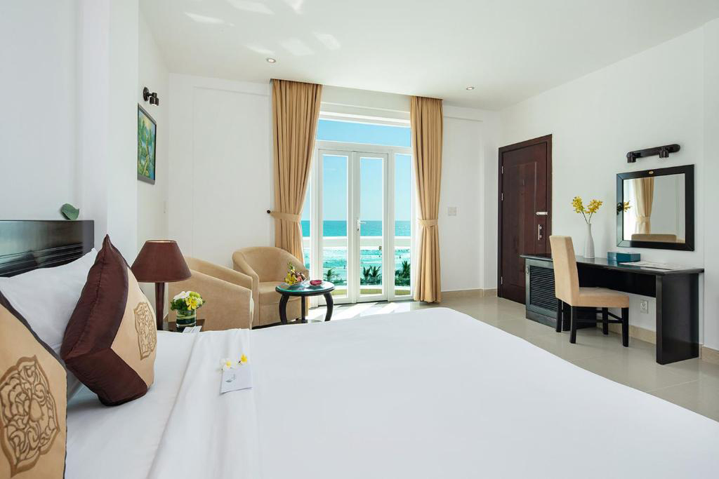 The Sailing bay Beach Resort Mũi Né