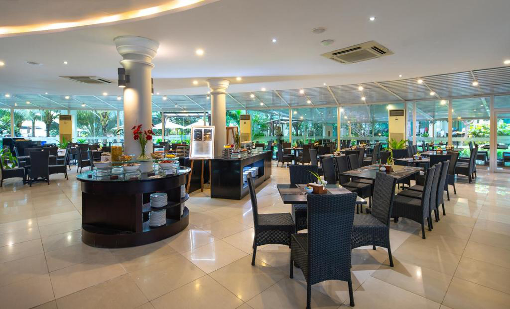 The Sailing bay Beach Resort Mũi Né