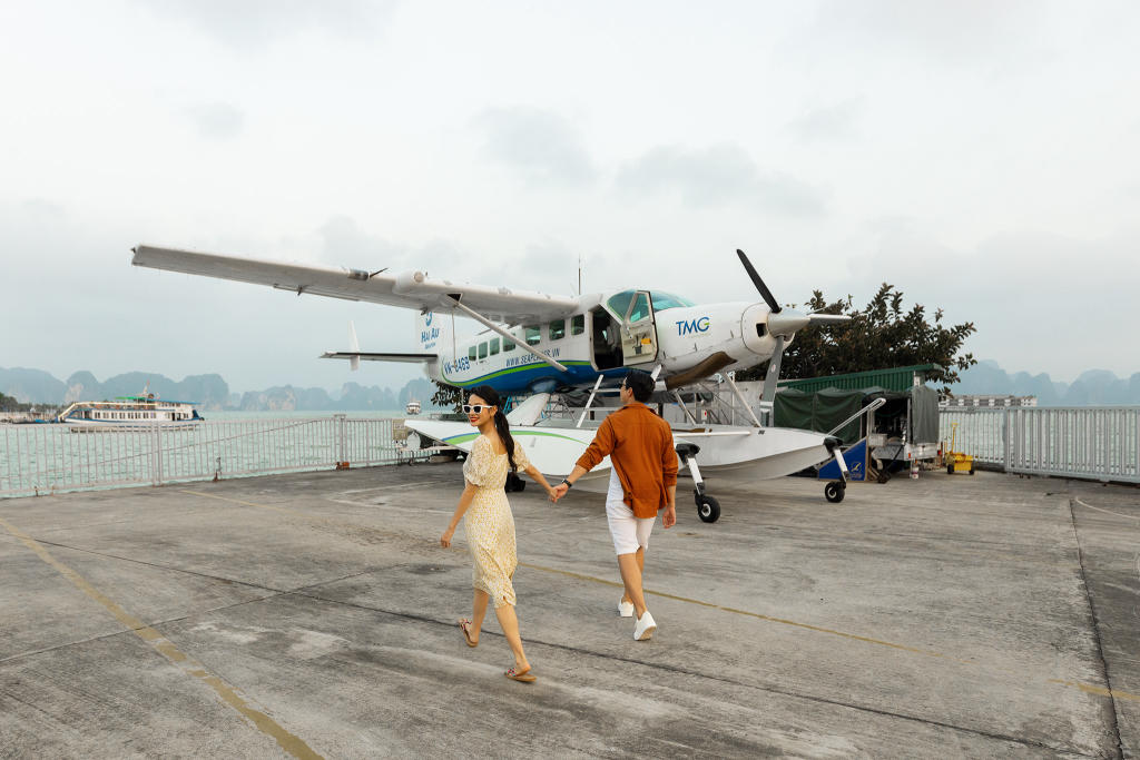 Combo thủy phi cơ Hạ Long + Du thuyền Hạ Long 5 sao