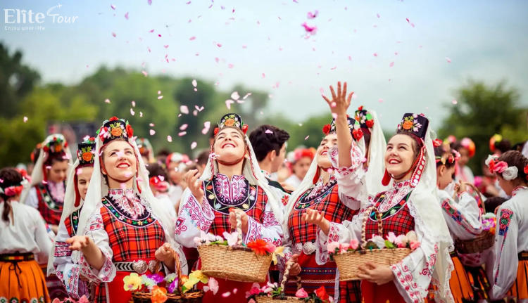 Tour Hy Lạp - Santorini - Albania - Bắc Macedonia - Bulgaria - Romania 12N11Đ