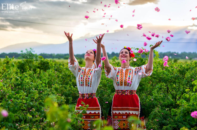 Tour Hy Lạp - Santorini - Albania - Bắc Macedonia - Bulgaria - Romania 12N11Đ