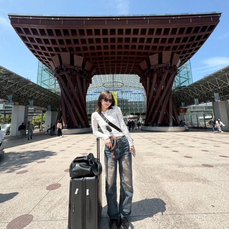 Tour Nhật Bản mùa thu Tokyo - Núi Phú Sĩ - Làng Hakuba - cáp treo Hakuba Harbor - Kanazawa - Làng cổ Shirakawago