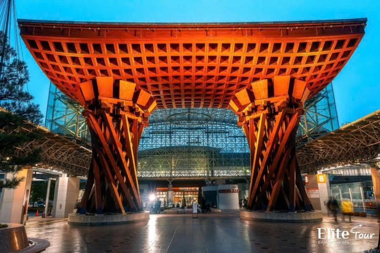 Tour Nhật Bản mùa thu Tokyo - Núi Phú Sĩ - Làng Hakuba - cáp treo Hakuba Harbor - Kanazawa - Làng cổ Shirakawago