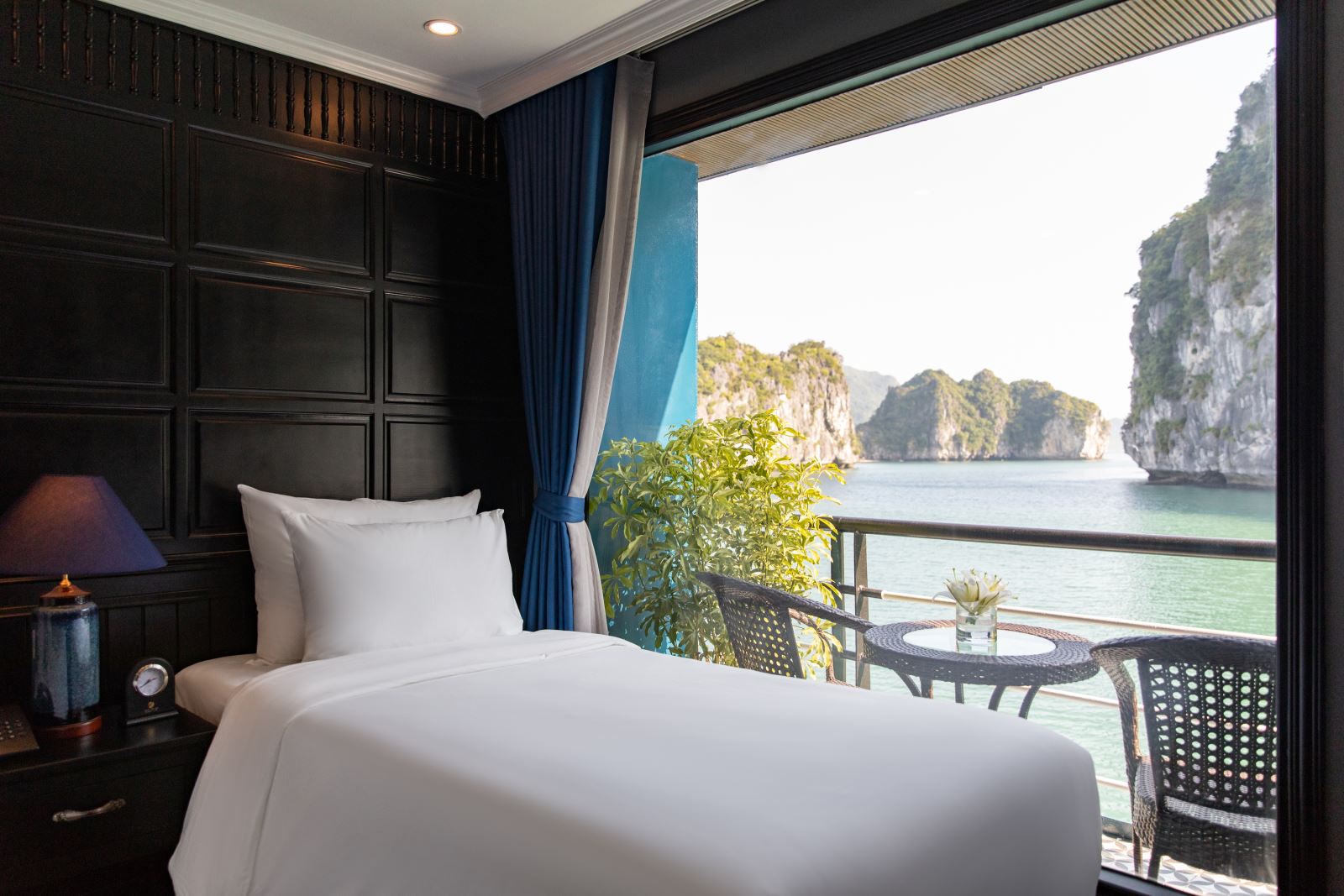 Du thuyền Rosy Cruise 2 Ngày 1 Đêm