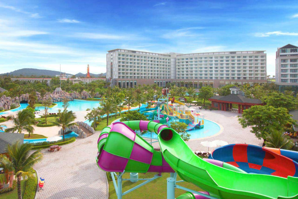 Combo 3N2Đ Vé Máy Bay + Vinpearl VinOasis Phú Quốc