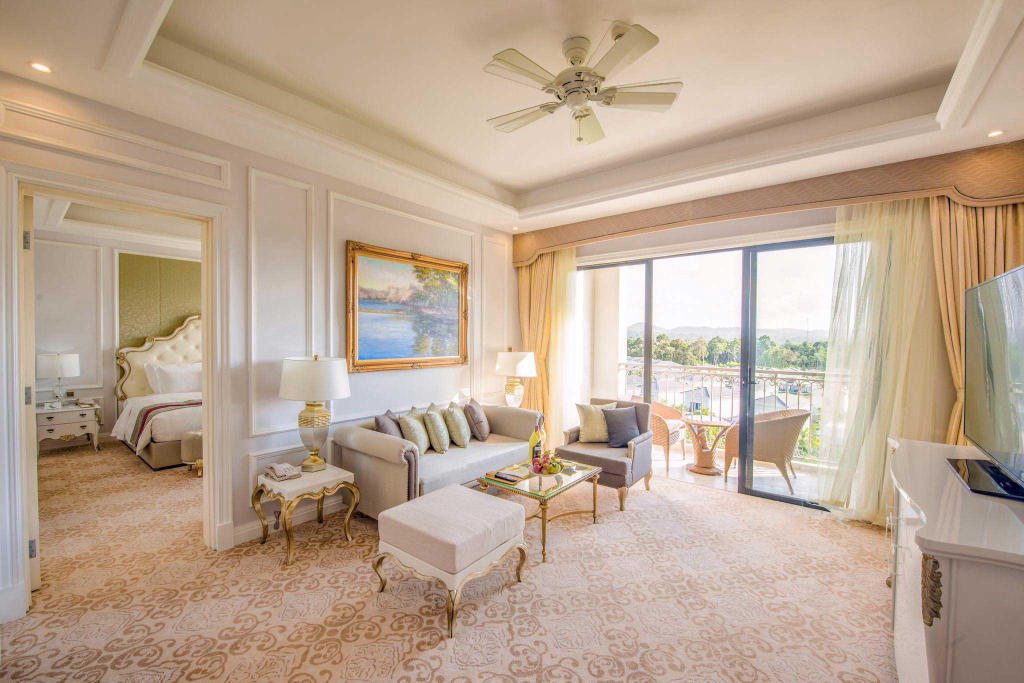 Combo 3N2Đ Vé Máy Bay + Vinpearl VinOasis Phú Quốc