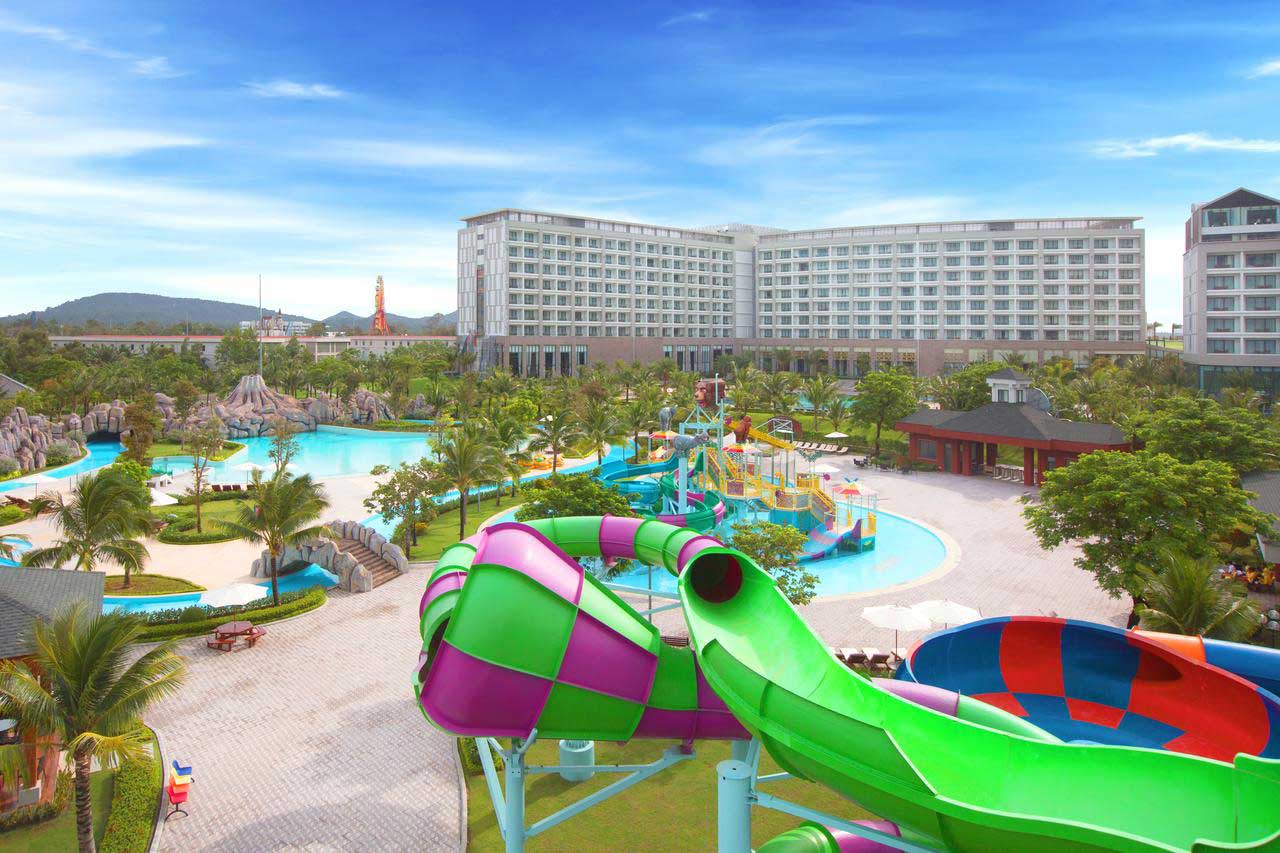 Wyndham Grand Phú Quốc (tên cũ: VinOasis Phú Quốc)